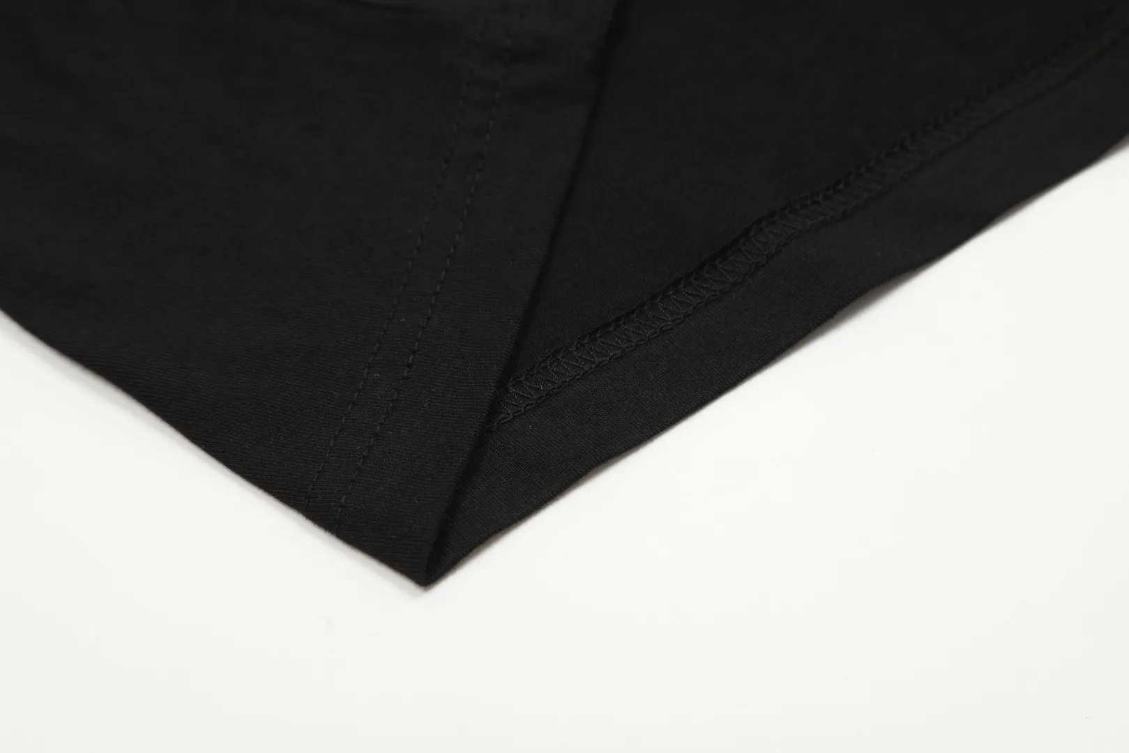 🅿️116 "Top quality" Style number: DS003# (not off the shelves all year round) [Ralph Lauren classic pony embroidered round neck basic short sleeves] ✅Ralph Lauren Ralph Lauren classic basic versatile round neck short sleeves ✅Main supplier platform live broadcast Wholesale entities Replenish when out of stock Not off the shelves ✅ZP quality 1:1 version Scan the code to enter the GF website Z cabinet quality ✅26 pieces of 180g hydrophilic toner 100% cotton fabric, comfortable and soft, strong breathability, high-end, cost-effective, good quality needless to say ✅Restore the original version, the maximum size can be worn up to 210 pounds, loose, comfortable and stress-free ✅Work wear, life wear, suitable for various occasions, must-have recommendation for couples Size: Powder white dark gray blue label light gray white label